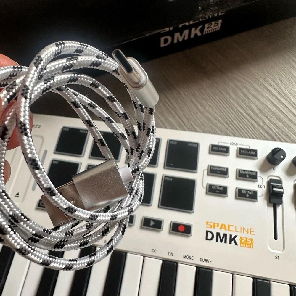 DMK-25 White MIDI Keyboard Controller